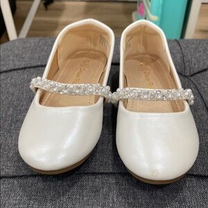 Dream Pairs White Dress Shoes with Rhinestone Embellishments